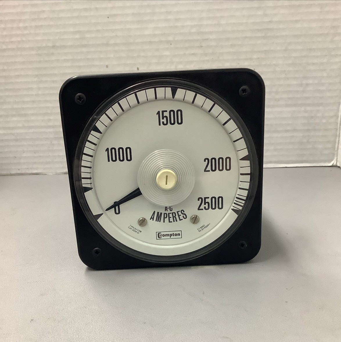 Crompton 077-08AA-LSTU AC Ammeter 0-2500A, 4-1/2" (b43)