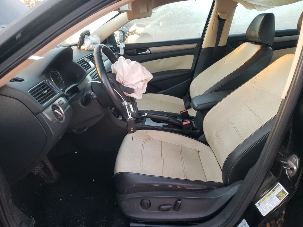 PASSAT 2014 Glove Box 4676354