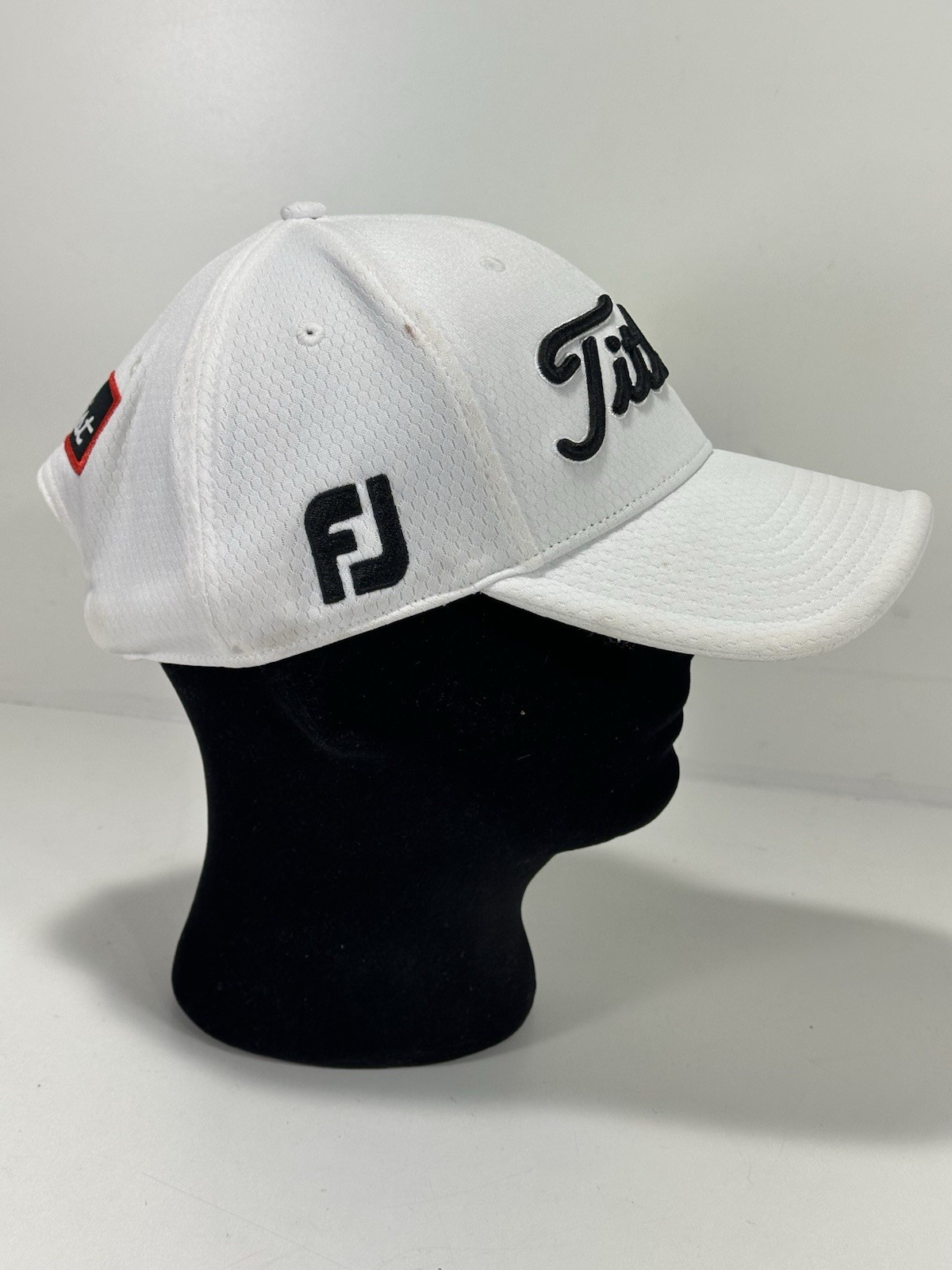 Titleist Pro V1 Footjoy Hat Strap Back White Mens Adjustable Golf Embroidered