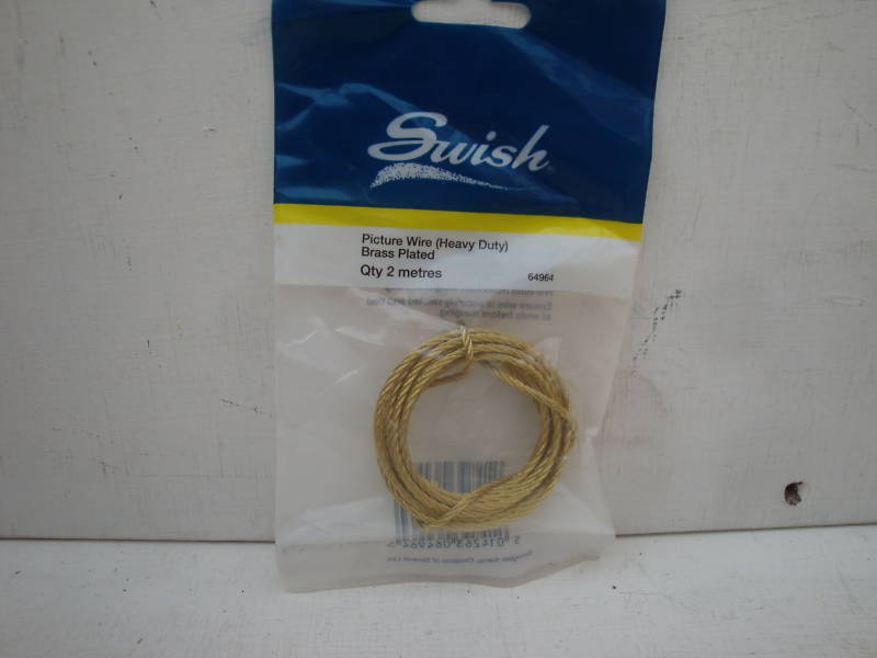 SWISH BRASS PLATED HEAVY DUTY PICTURE WIRE 2 METRES