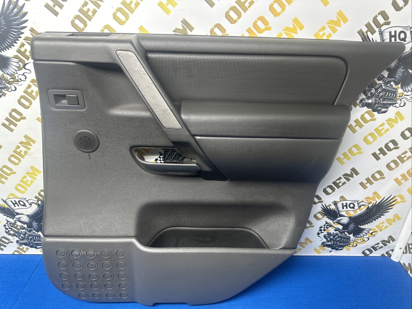 GRAY 2005-2006 NISSAN ARMADA FRONT RIGHT SIDE INTERIOR DOOR PANEL W/ HANDLE OEM