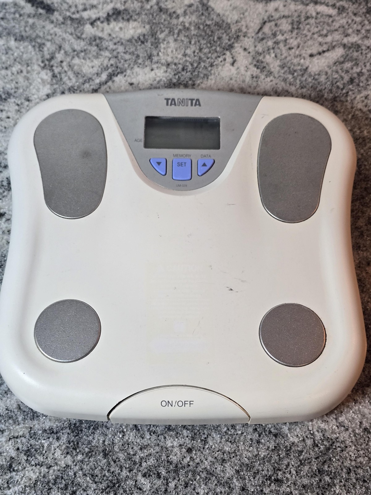 Tanita UM-028 Electronic Body Fat Monitor LCD Personal Scale White Japan