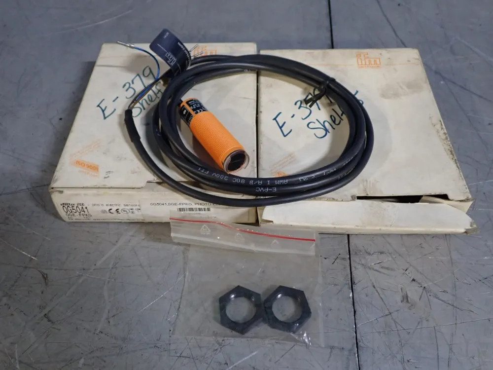 IFM 0GE-FPKG LOT OF 2 PHOTOELECTRIC SENSOR  10251190386