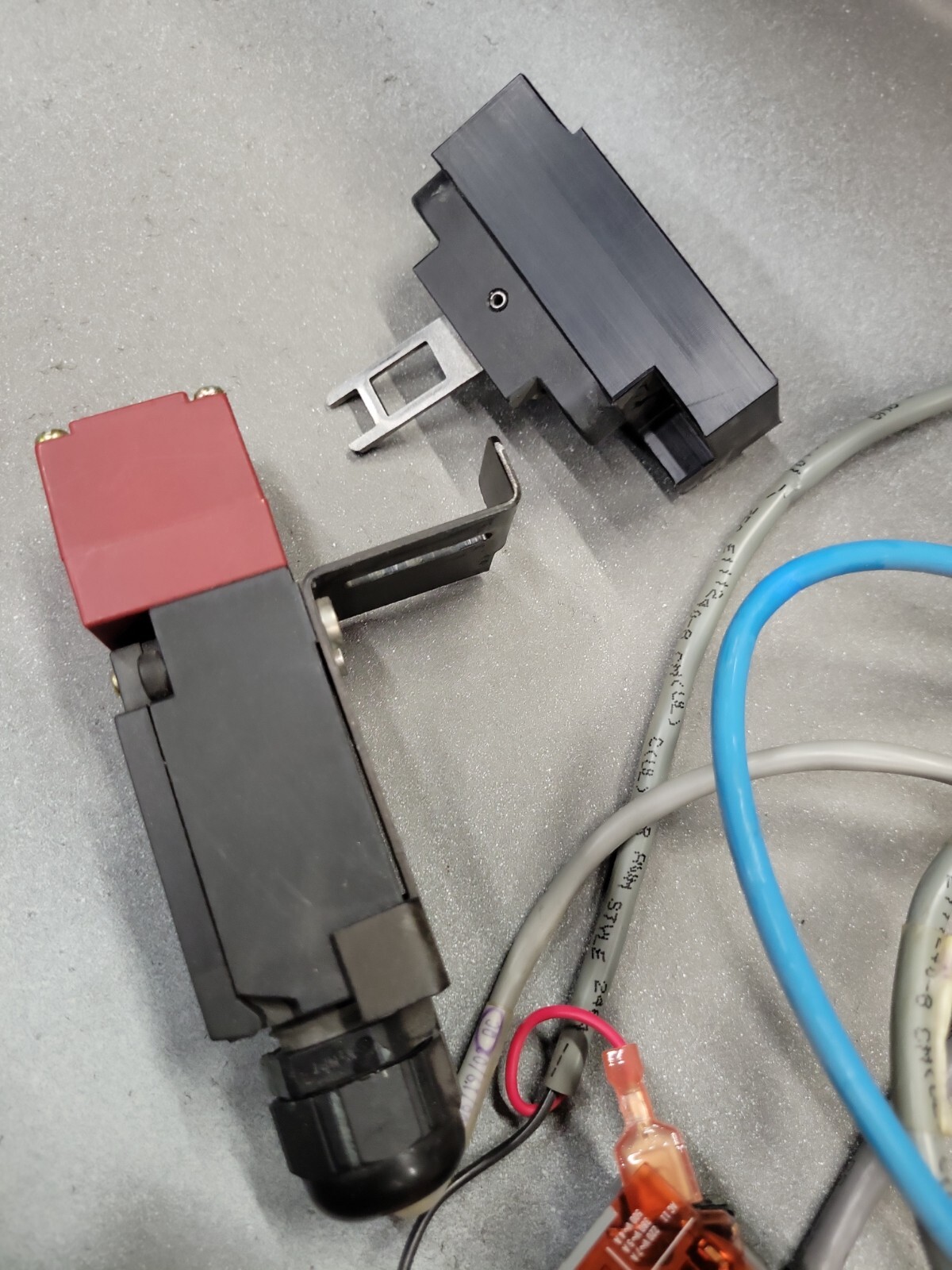 Universal Instruments GSM Hood Interlock Assembly
