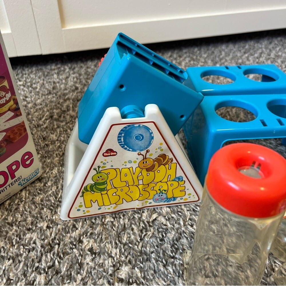 Play-doh Vintage 1980 Microscope Crank Out Crazy Critters In Box Set Kenner