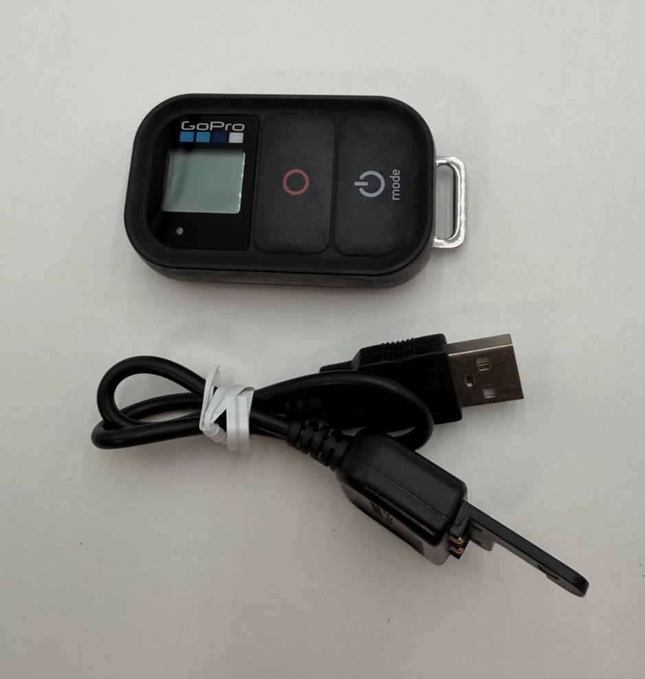 GoPro ARMTE-001 WiFi Remote with Charging Cable