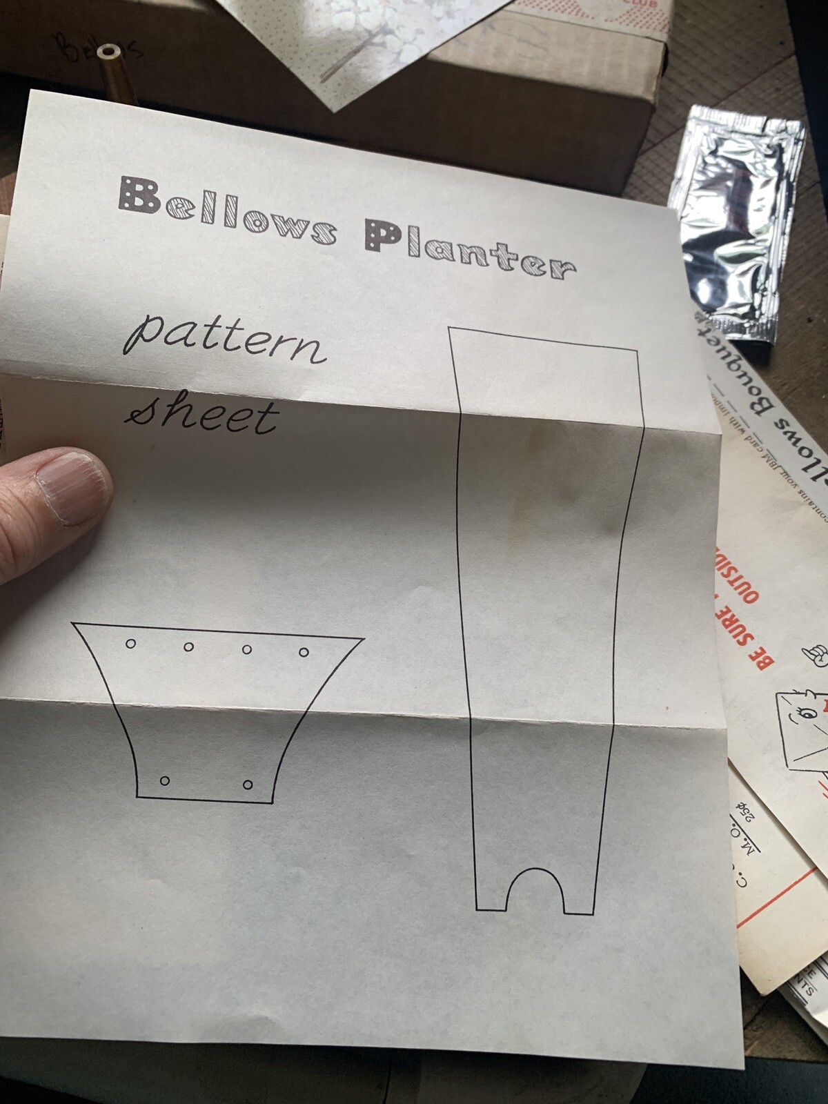 Vintage Bellows Planter Wall Hanging Craft Kit Complete w/instructions Postcard