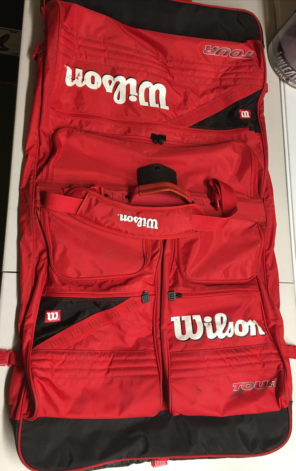 WILSON TOUR LARGE TRAVEL SUIT GARMENT BAG CASE 13 ZIPPERED COMPARTMENTS RED