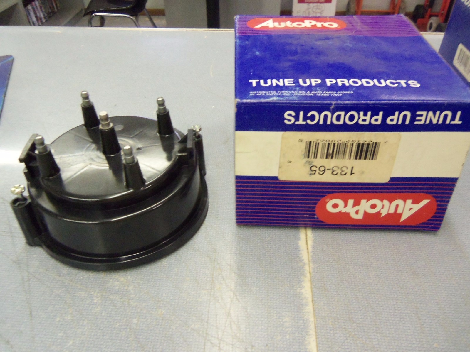 Auto Pro 133-65 Distributor Cap Repl Standard DR-448 Fast FREE Shipping!!