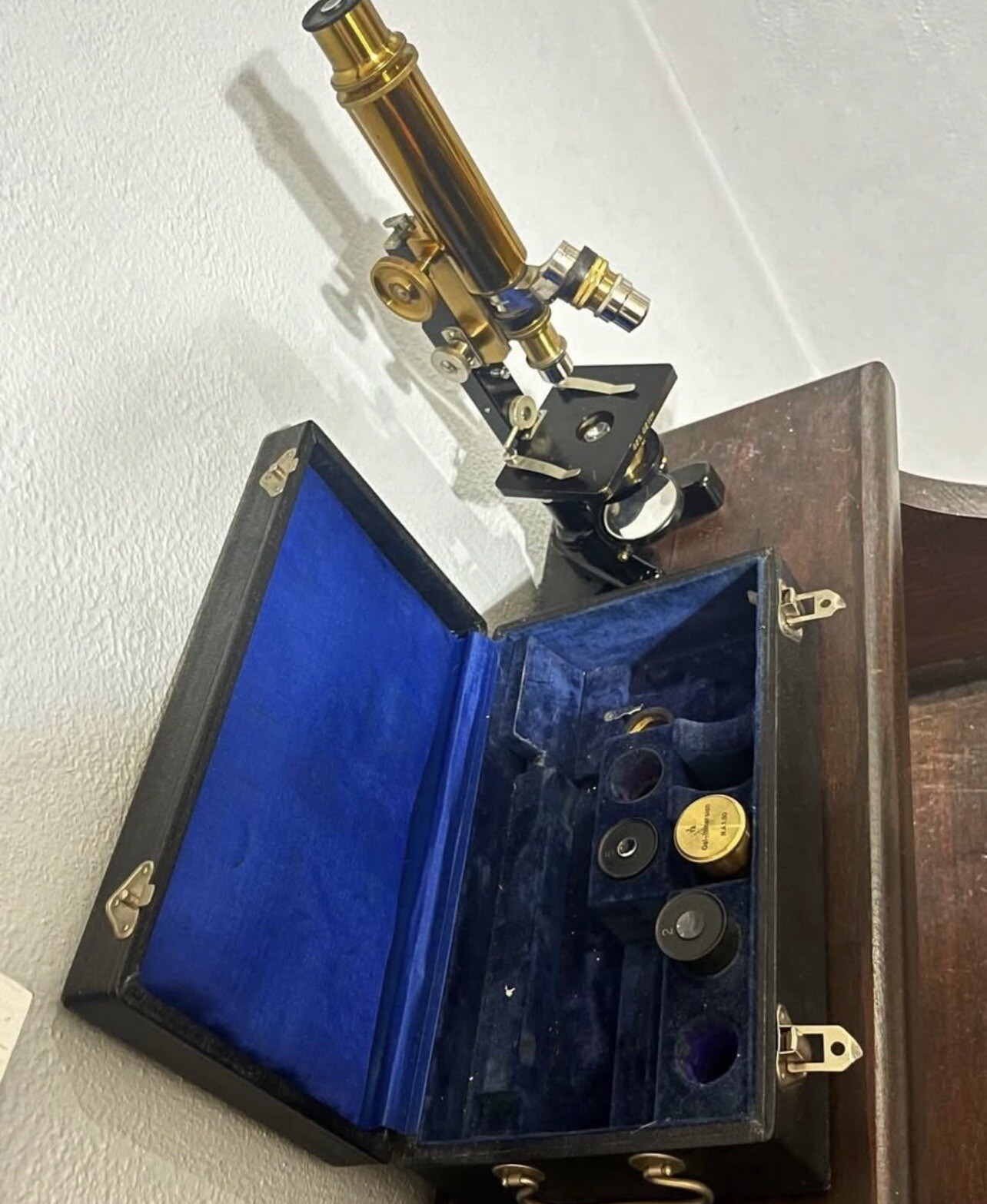 Microscope