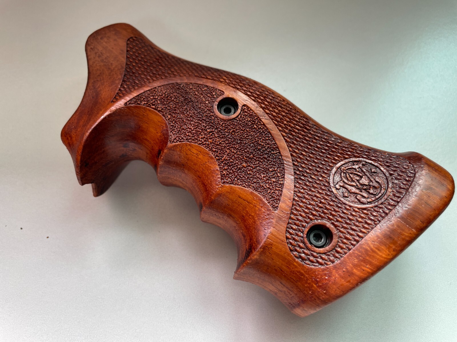 Prof.Target Grips for S&W N FRAME ROUND BUTT Revolver; Rough &checker close back