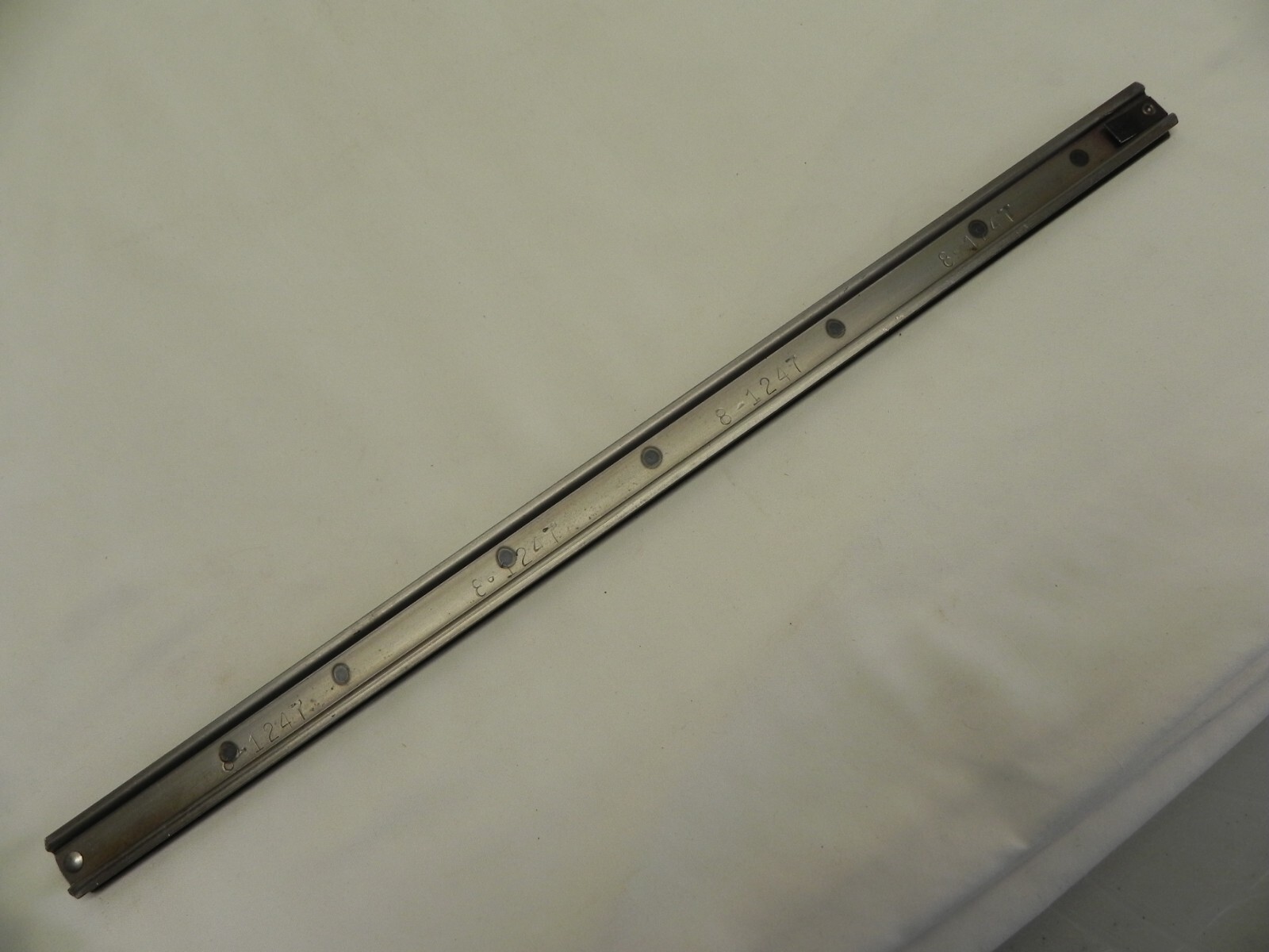 Snap-on 8-1247 Roll Cab Friction Drawer Slide w/Clips KRA378C  15-3/8'' Long