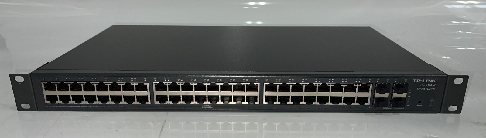 TP-LINK TL-SG2452 48-PORT GIGABIT SMART SWITCH WITH 4 SFP SLOTS