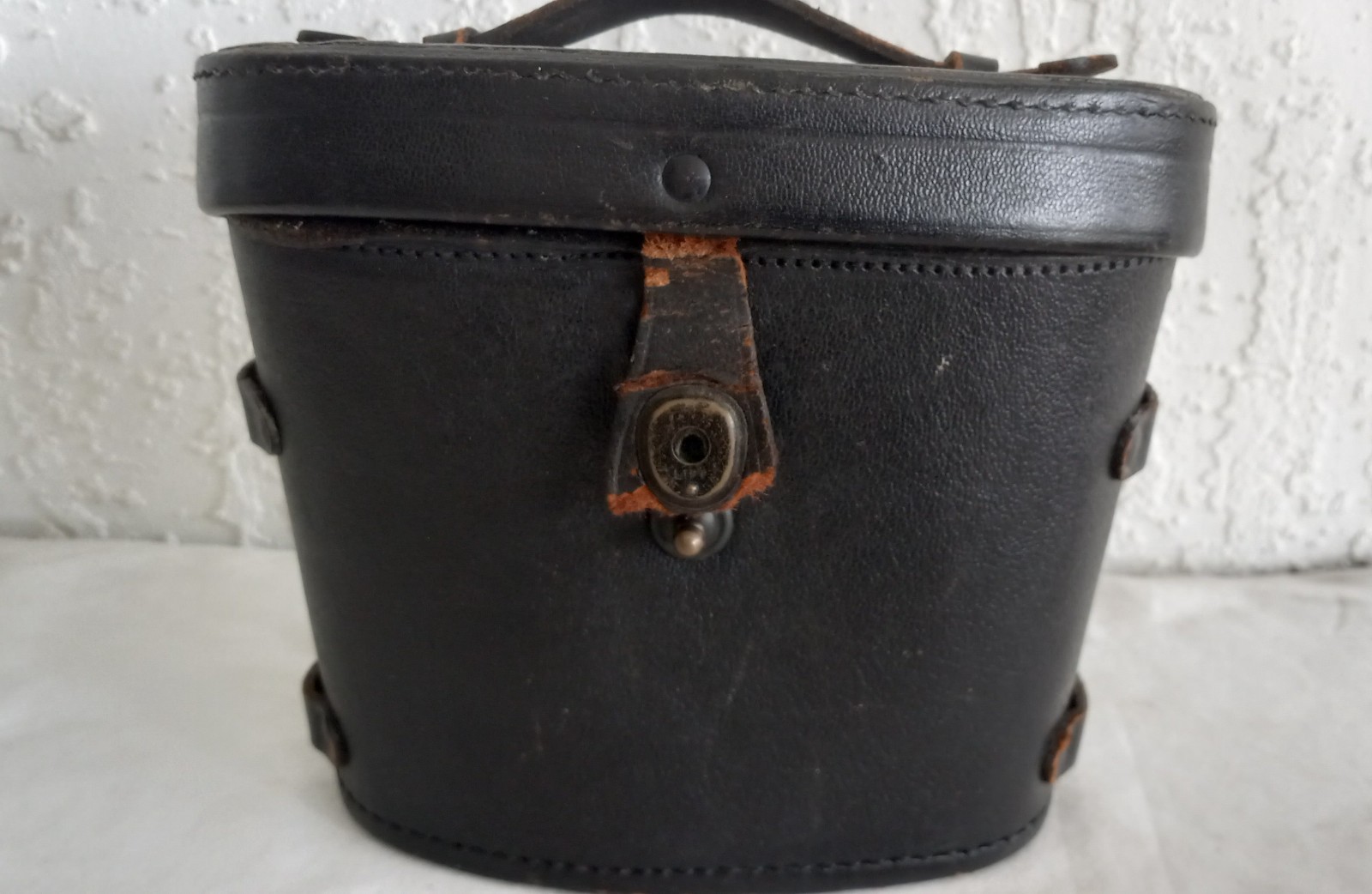 Vintage Fournier 8 x 25 Prism Binoculars with Case