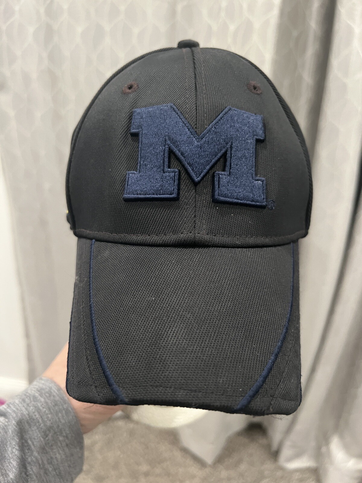 University of Michigan Black Hat Cap with Blue M,Narrow Bill Wolverine and Logo