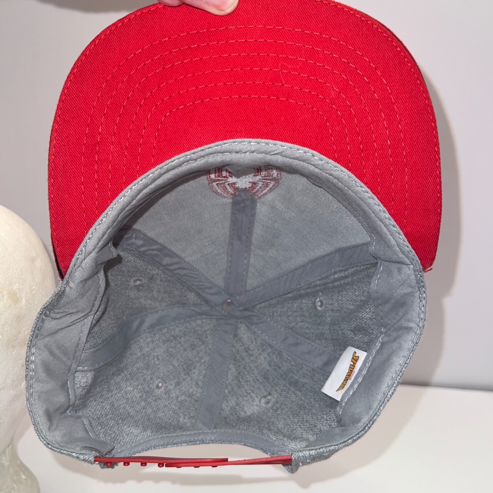 Marvel Spiderman Gray Shiny Spider Hat Cap Red Bill,Black Spiders Snapback Youth