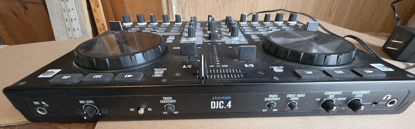 Stanton SCS.4DJ Digital DJ Mix Station DJC4 MIDI Controller