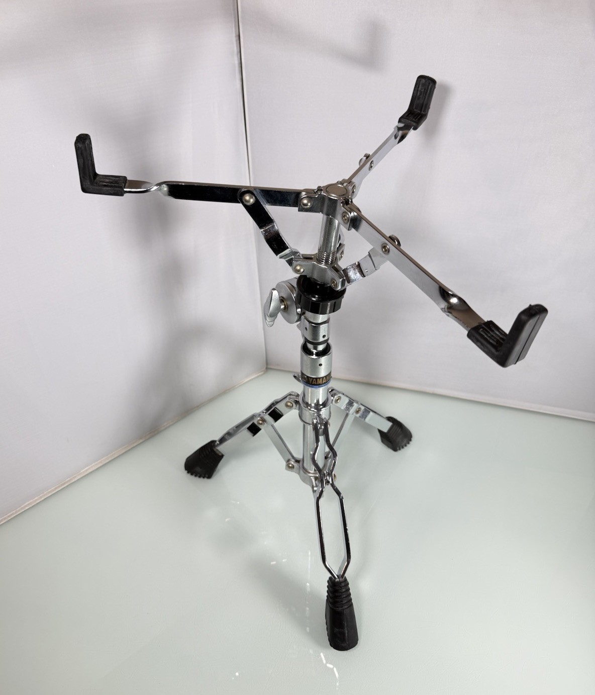 Yamaha Stainless Steel SS840 Adjustable Snare Drum Stand SN01-0526, Silver - EUC