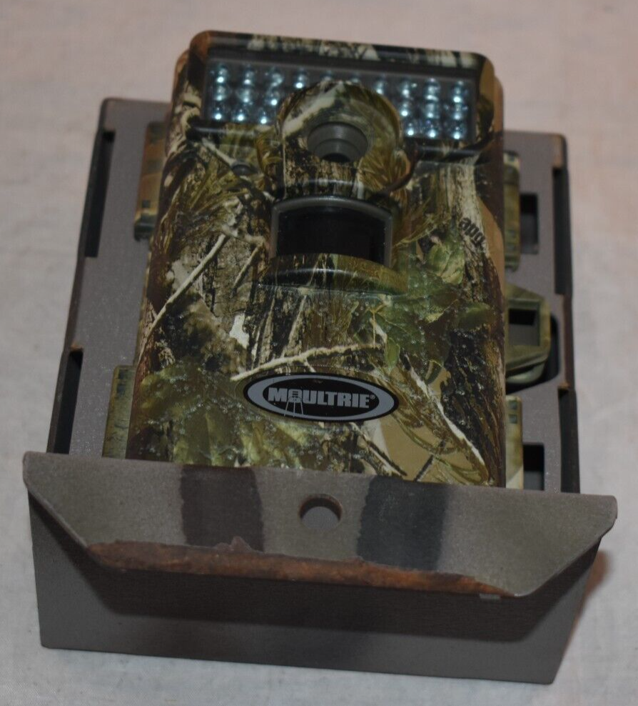 Moultrie M100 Gamespy Digital Game Camera with Cam Security Box A Used