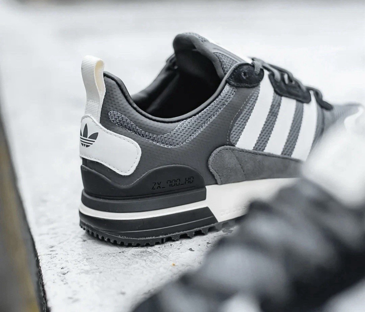 Adidas Original ZX 700 HD Men’s Running Shoe Athletic Sneaker Gray Footwear NEW