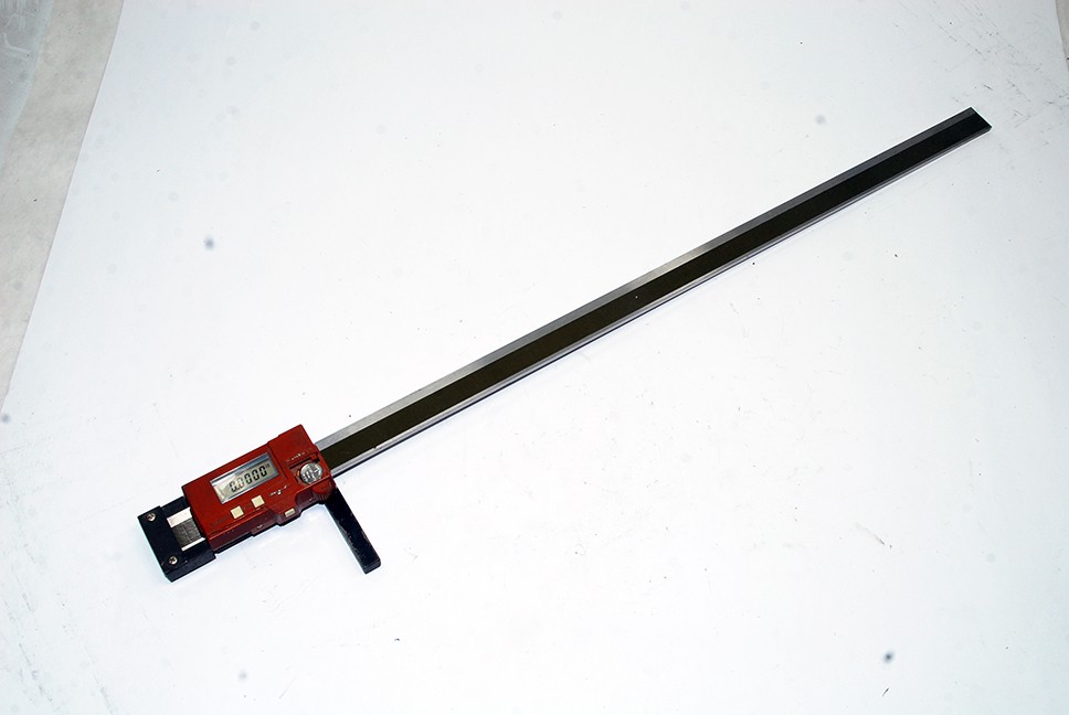 Mitutoyo Height Gage, Missing Battery Cover And Base (See PHOTOS) 18 inch