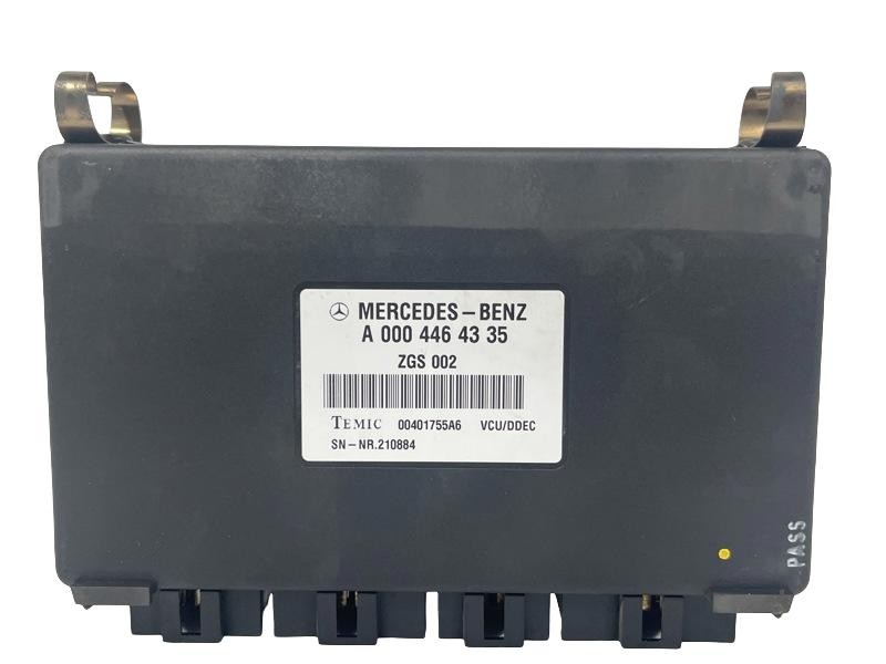 2007 Common Powertrain Control Module A0004464335 for Freightliner C (586-10814)