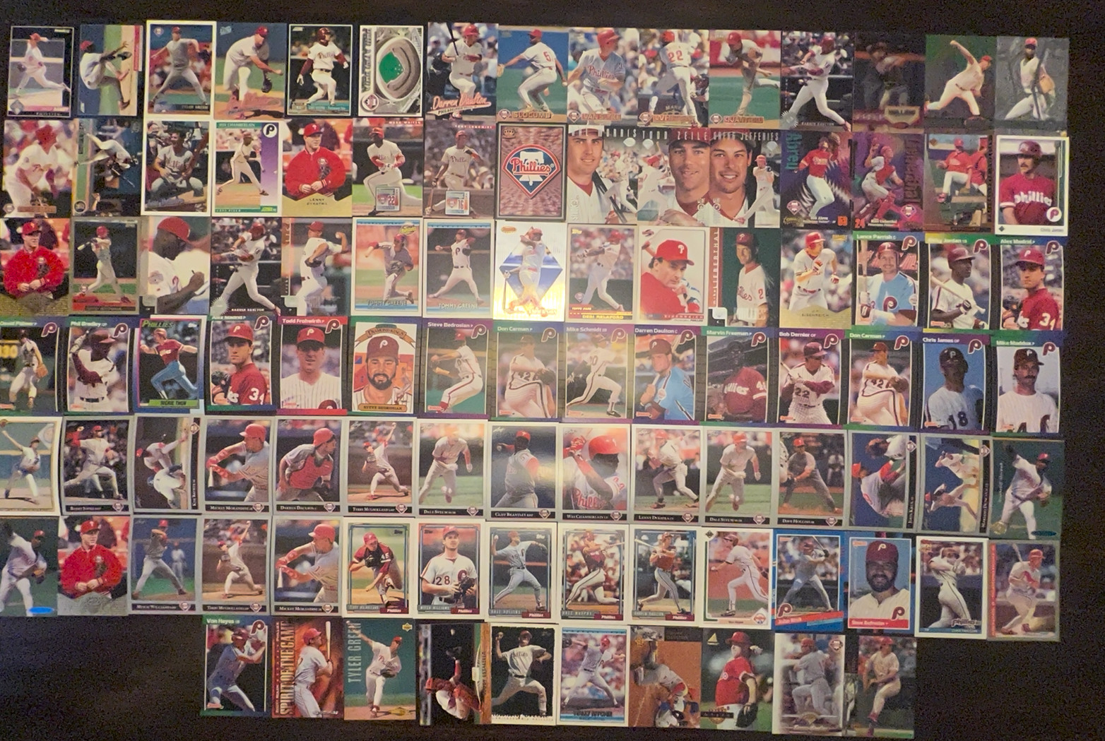 Philadelphia Phillies Lot of 100 Cards Near Mint/Mint Lot #40 Through the Years