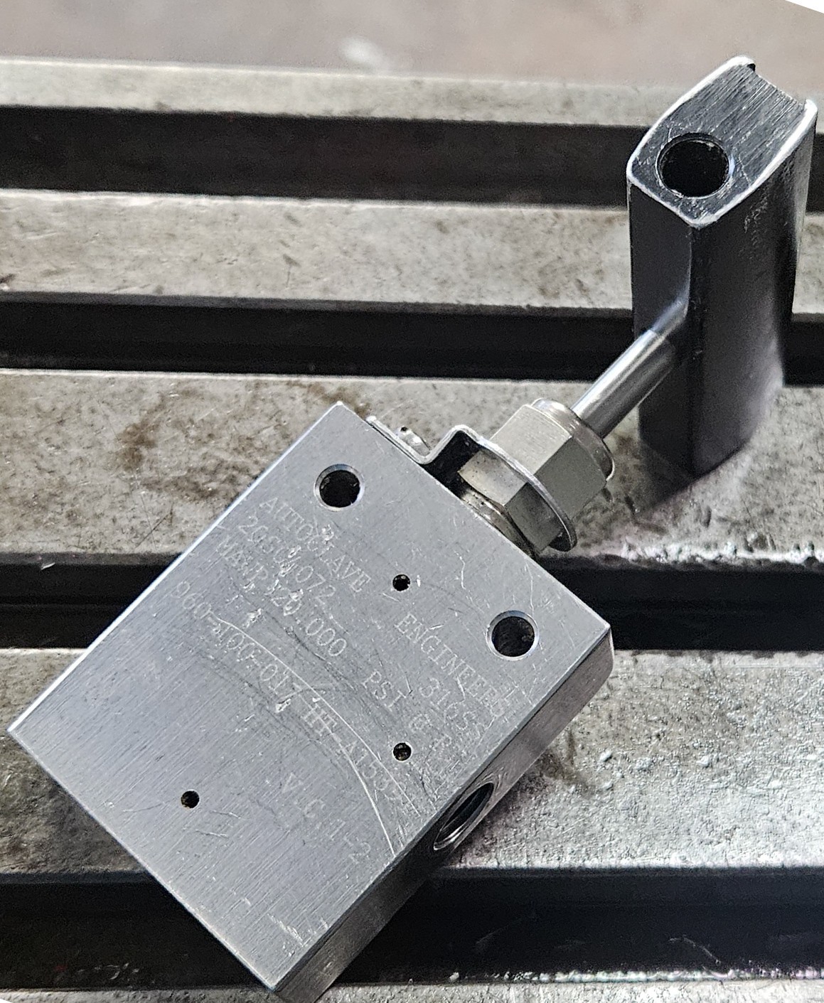 20ksi Needle Valve High Pressure High Temperature 316SS Oil, Fuel, H20 20SC4072