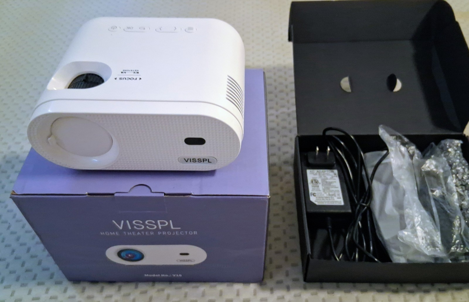 VISSPL Home Theater 1080 Projector Model V16 New Open Box Prjct Screen Included