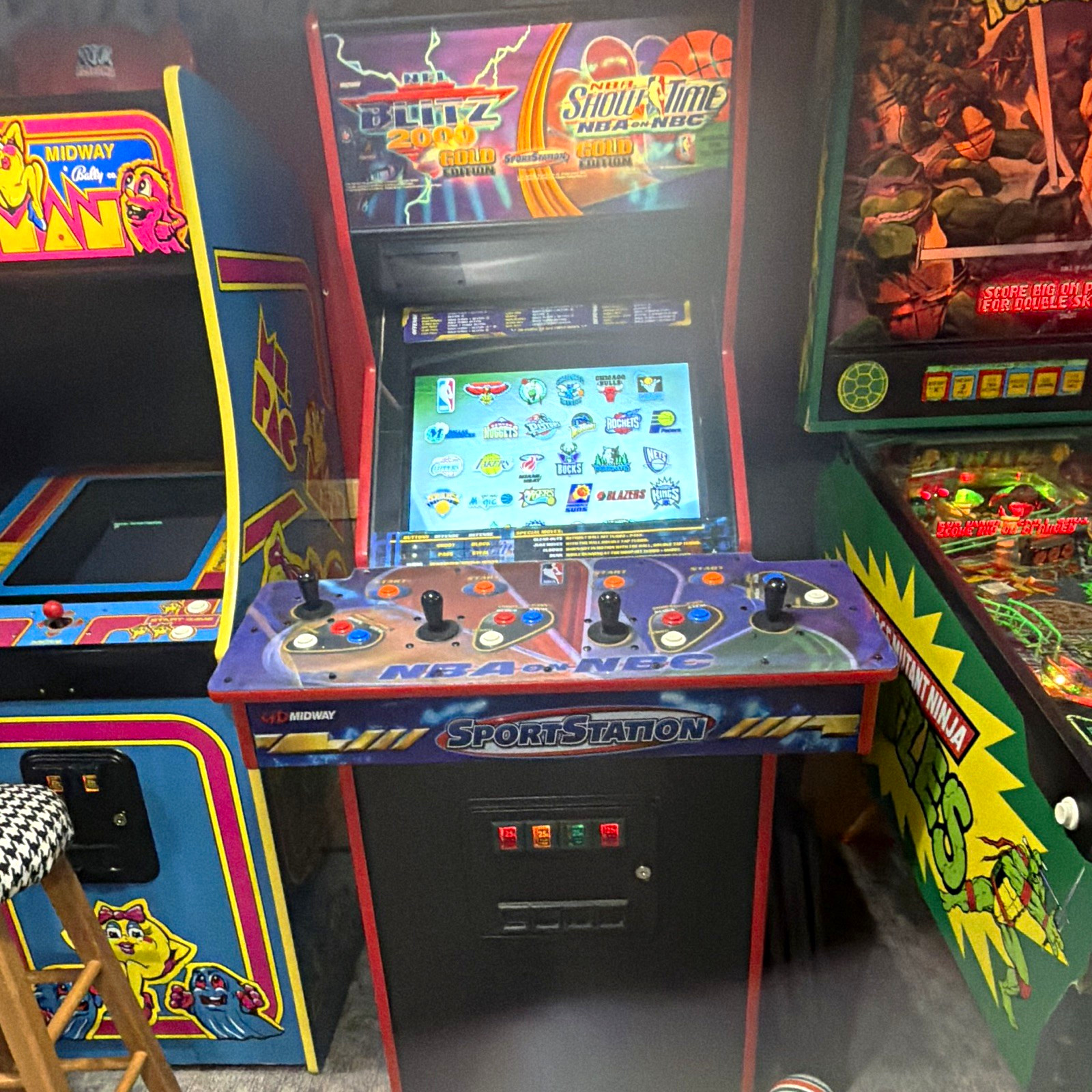 Midway NBA ShowTime Arcade Game Cabinet Sports Station Video Arcade Machine
