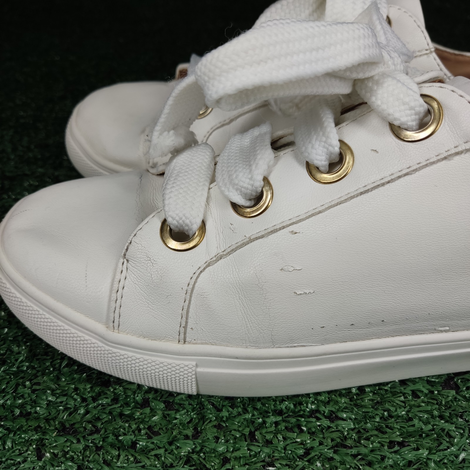 LOFT Women's Sneakers Lace Up Casual White Shoes Size 8.5