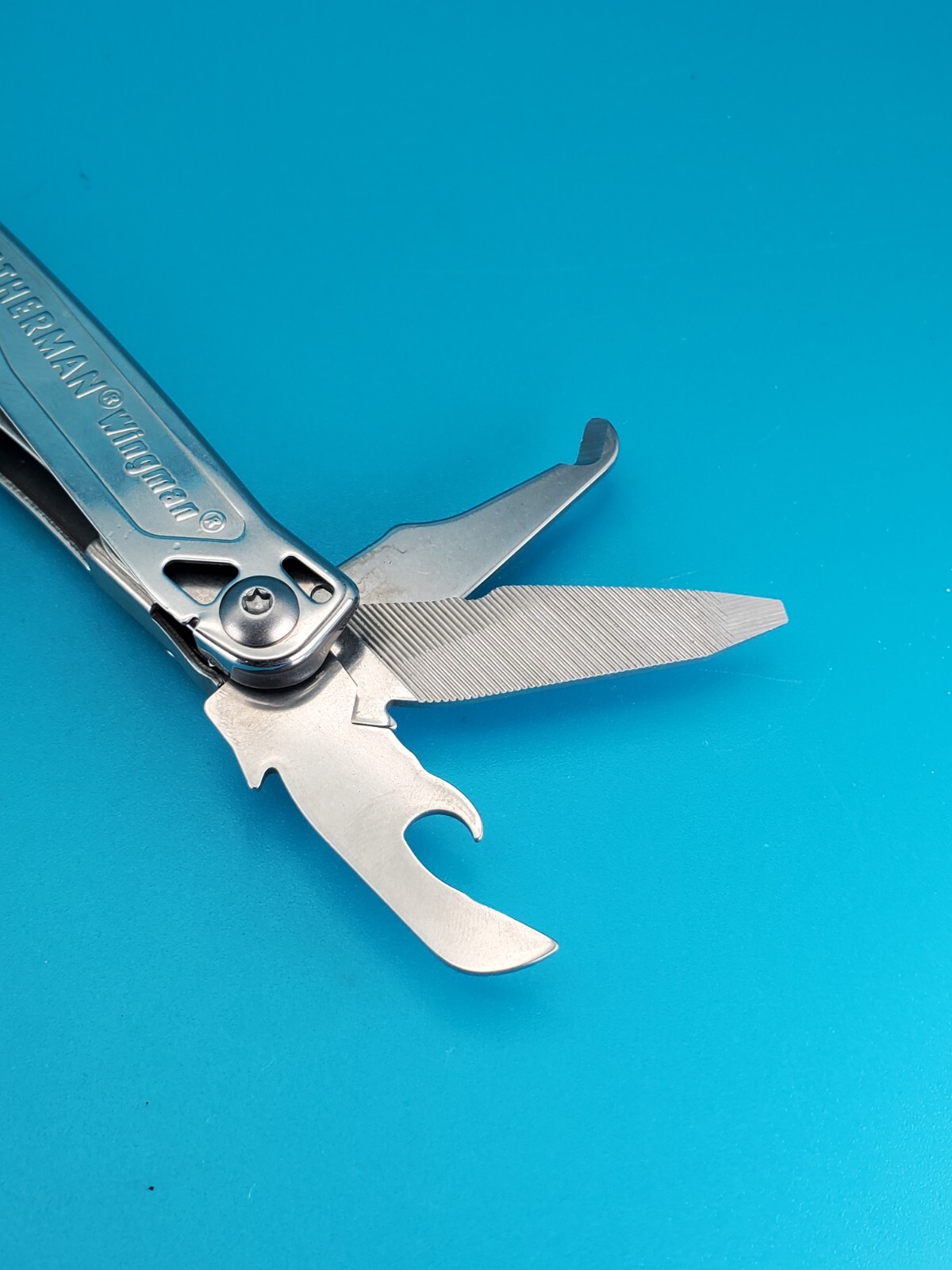LEATHERMAN WINGMAN MULTI-TOOL! FAST SHIPPING! WITH SHEATH!