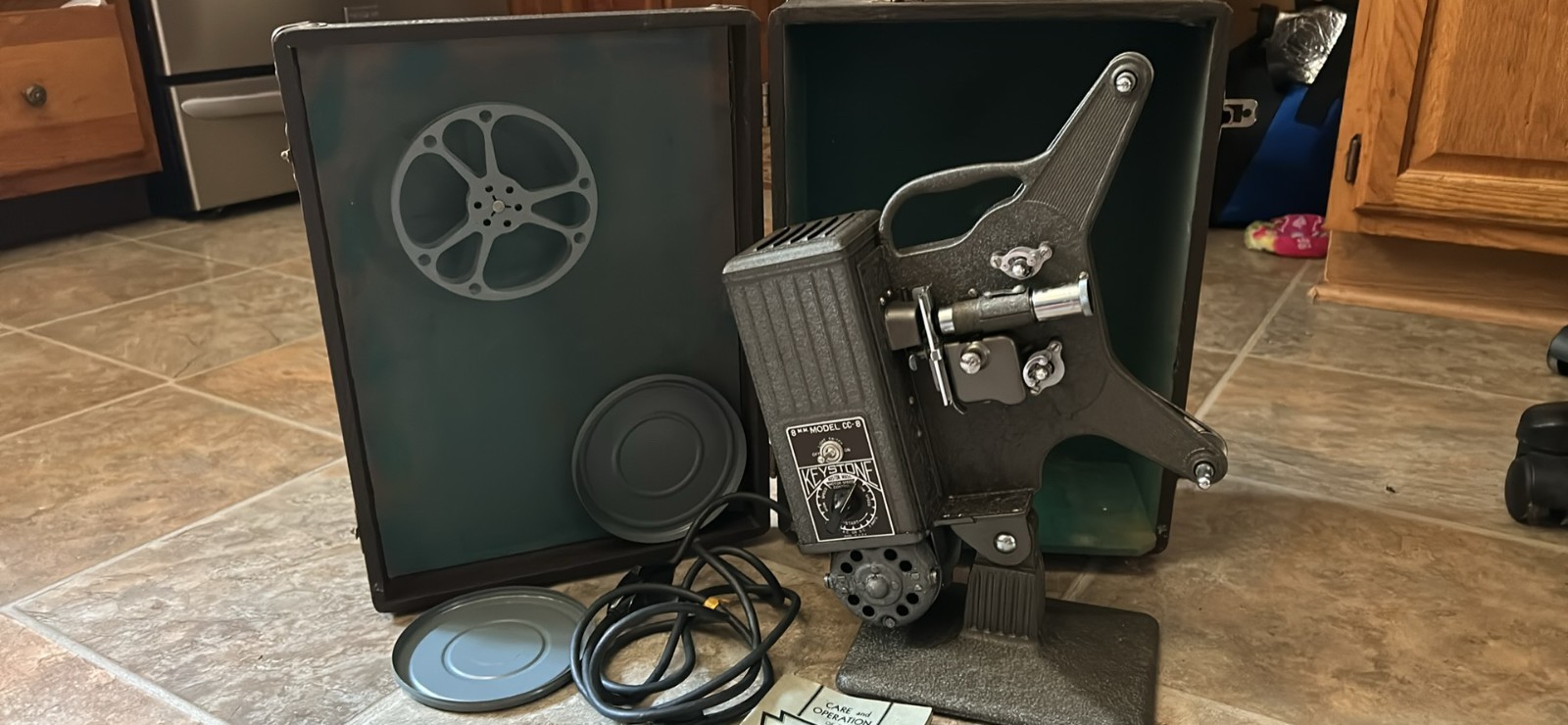 Keystone vintage 8mm working  movie projector- model CC-8 with hard case