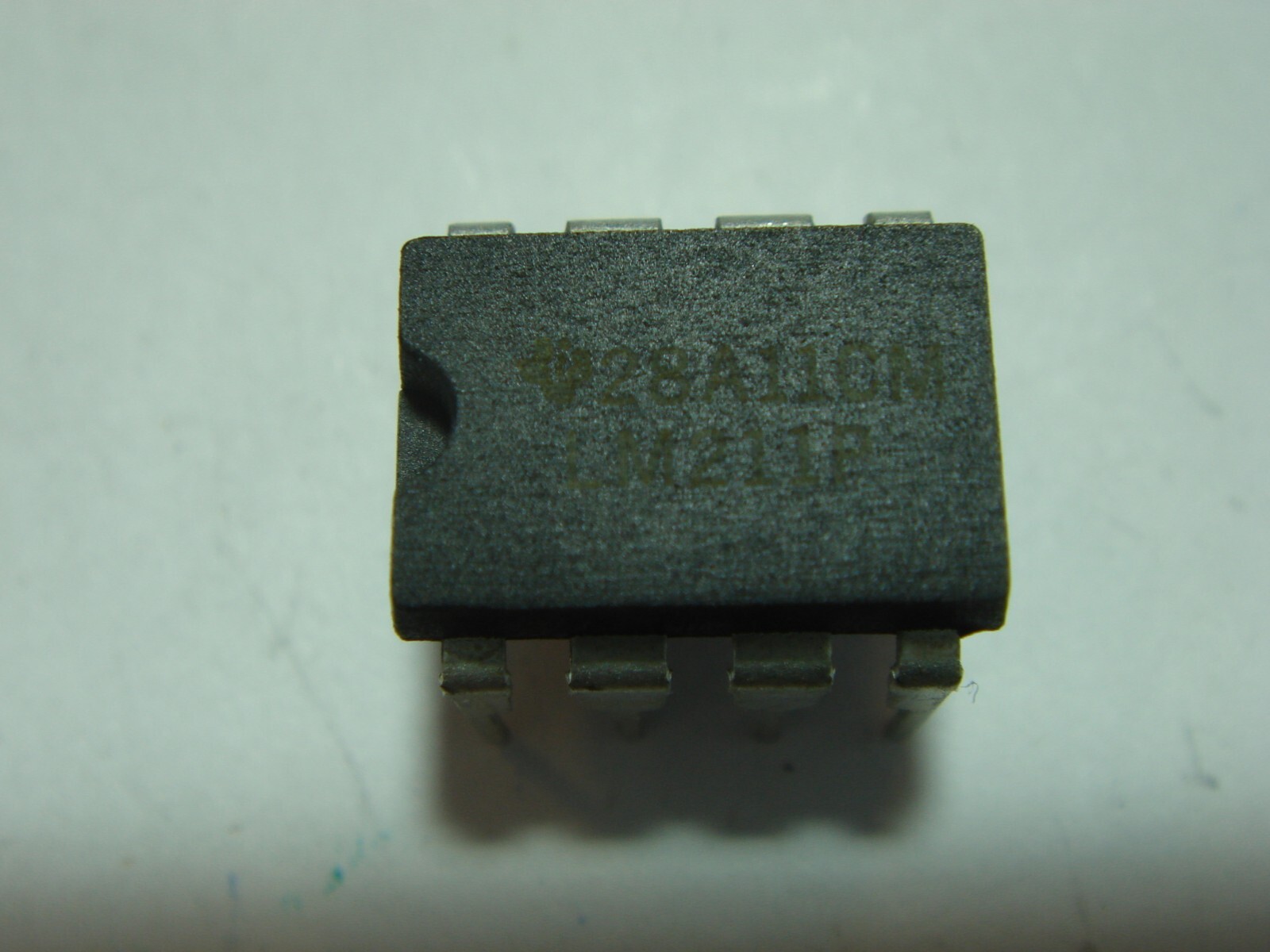 LM211 OpAmp Operational Amplifier #1-664