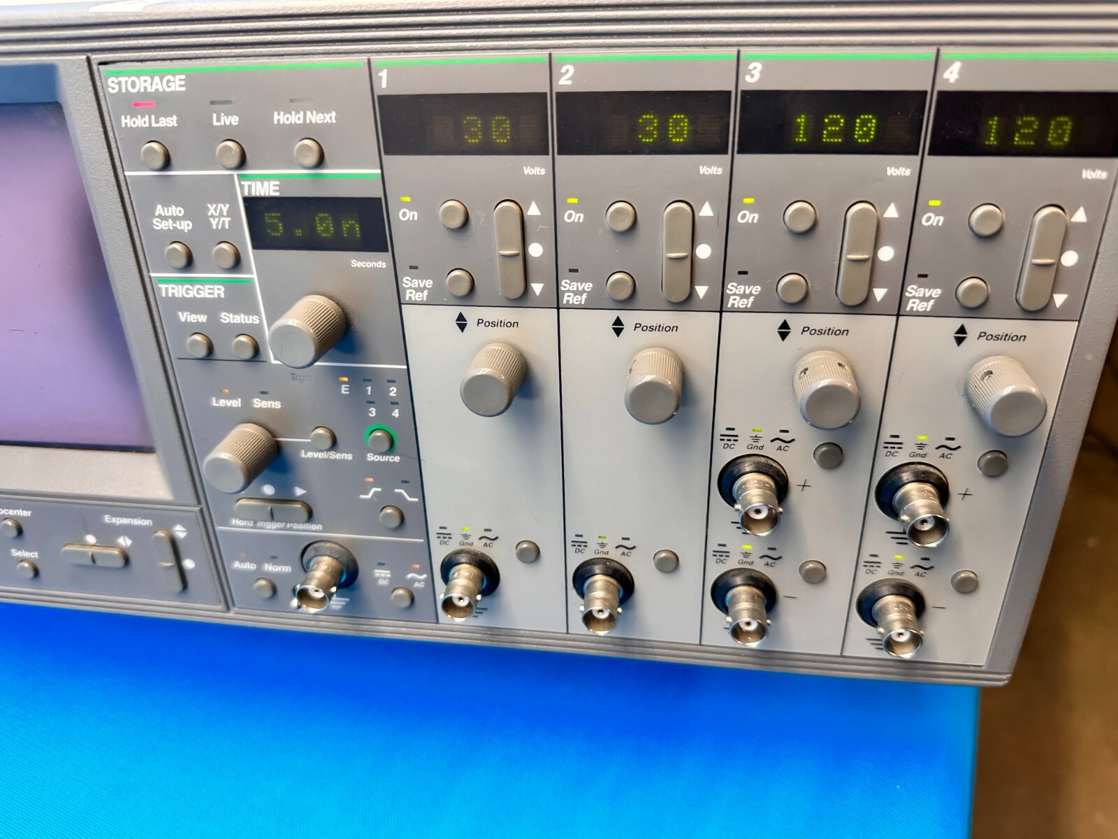 Nicolet 490 Digital Oscilloscope