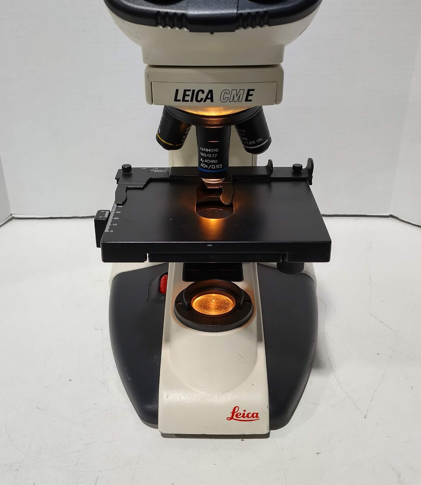 Leica CME Binocular Compound Microscope with 4 Objectives No Eyepieces/Condenser
