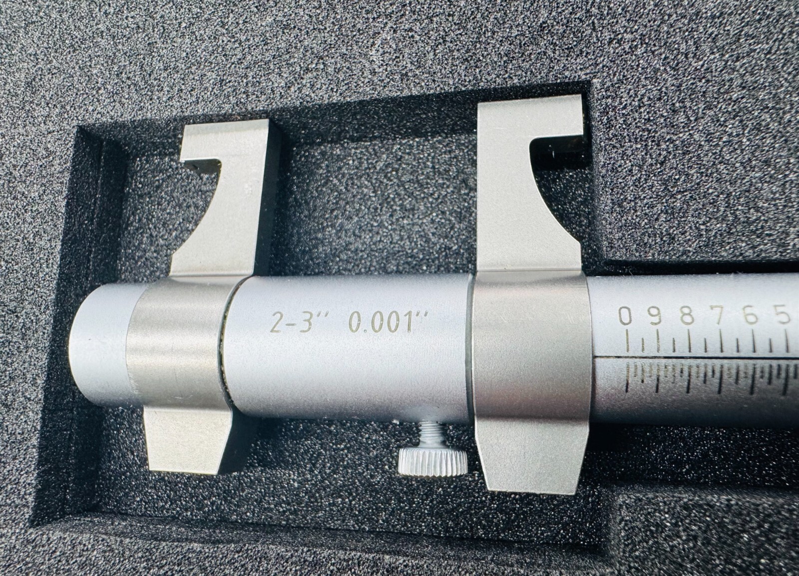 Insize INSIDE MICROMETER, 2-3", graduation .001" (3220-3)