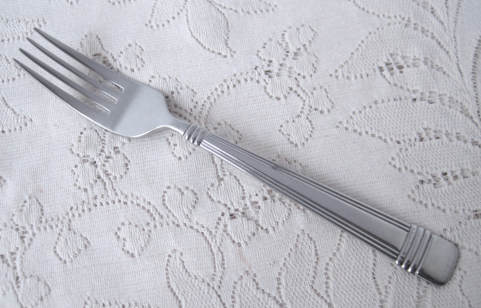 ONEIDA 4 PIECE PLACE SETTING Lynwood