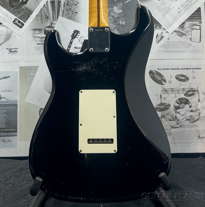 Fender Custom Shop 2009 Custom Collection Custom Deluxe Stratocaster -BLACK-