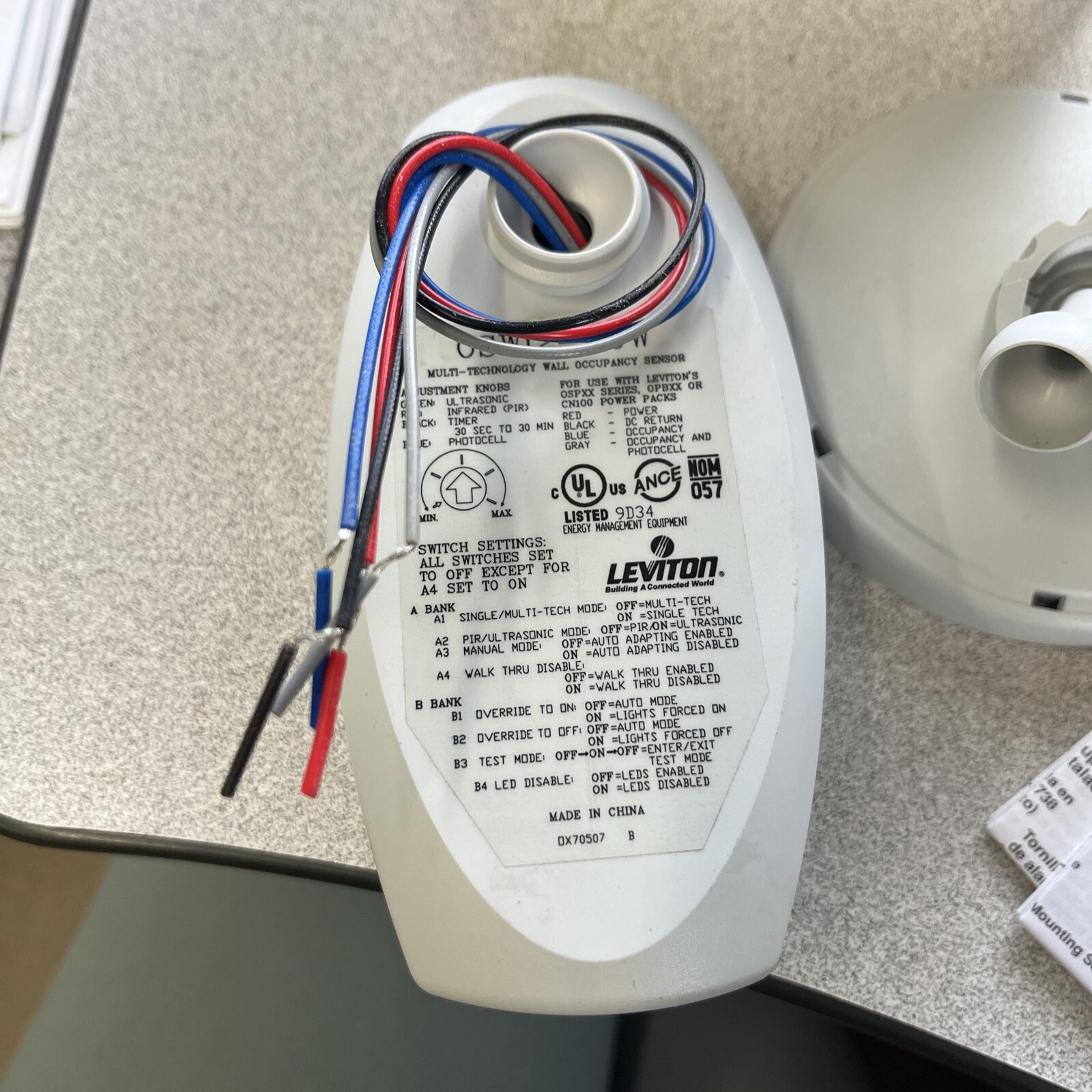Leviton OSW12-M0W Multi-Tech Wall Mounted Occupancy Sensor Motion BRAND NEW