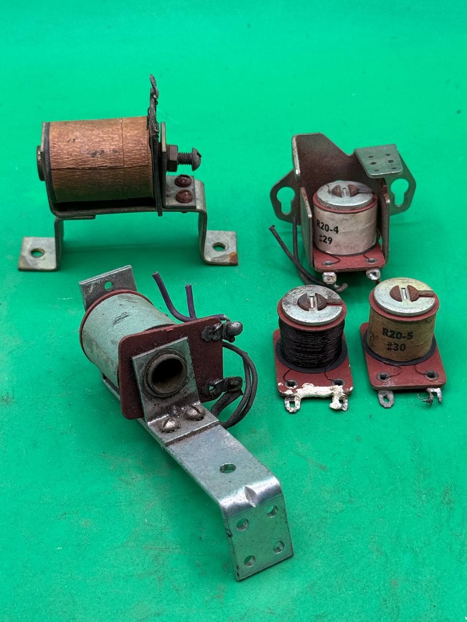Lot of 5 Vintage Gottlieb Pinball Machine Coils Solenoids R20-4 R20-5 RE