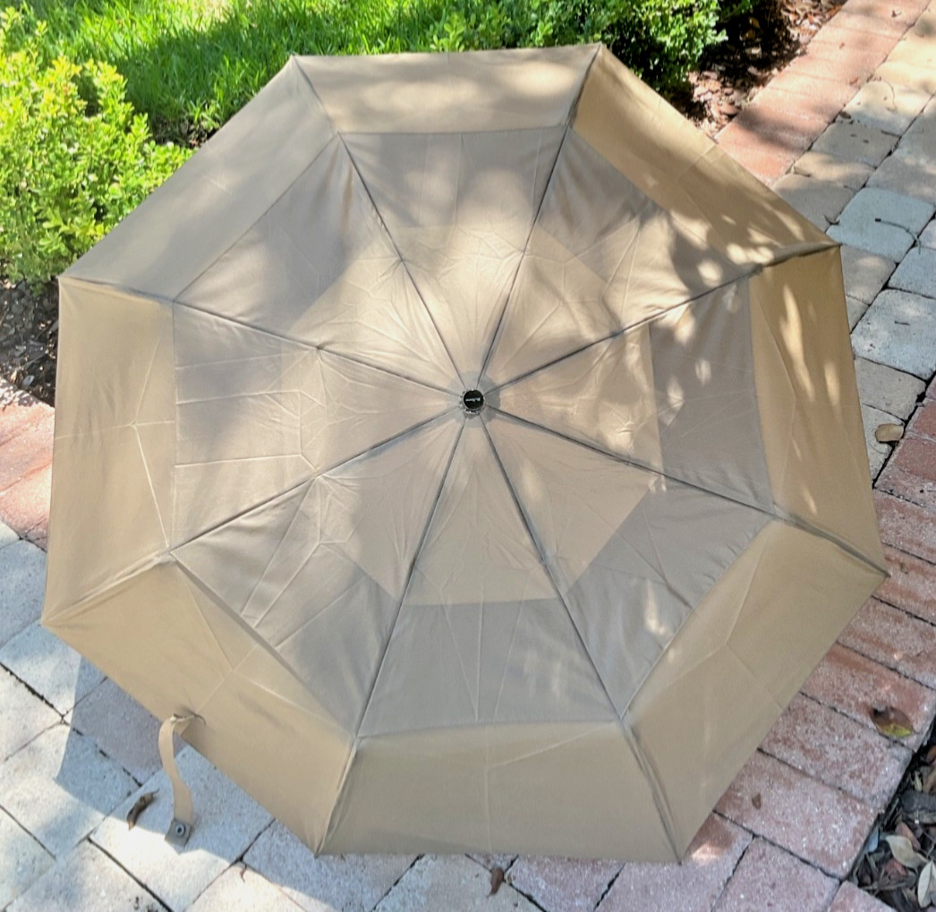 BEN SHERMAN TAN UMBRELLA WOOD HANDLE OPEN CLOSE  NEW