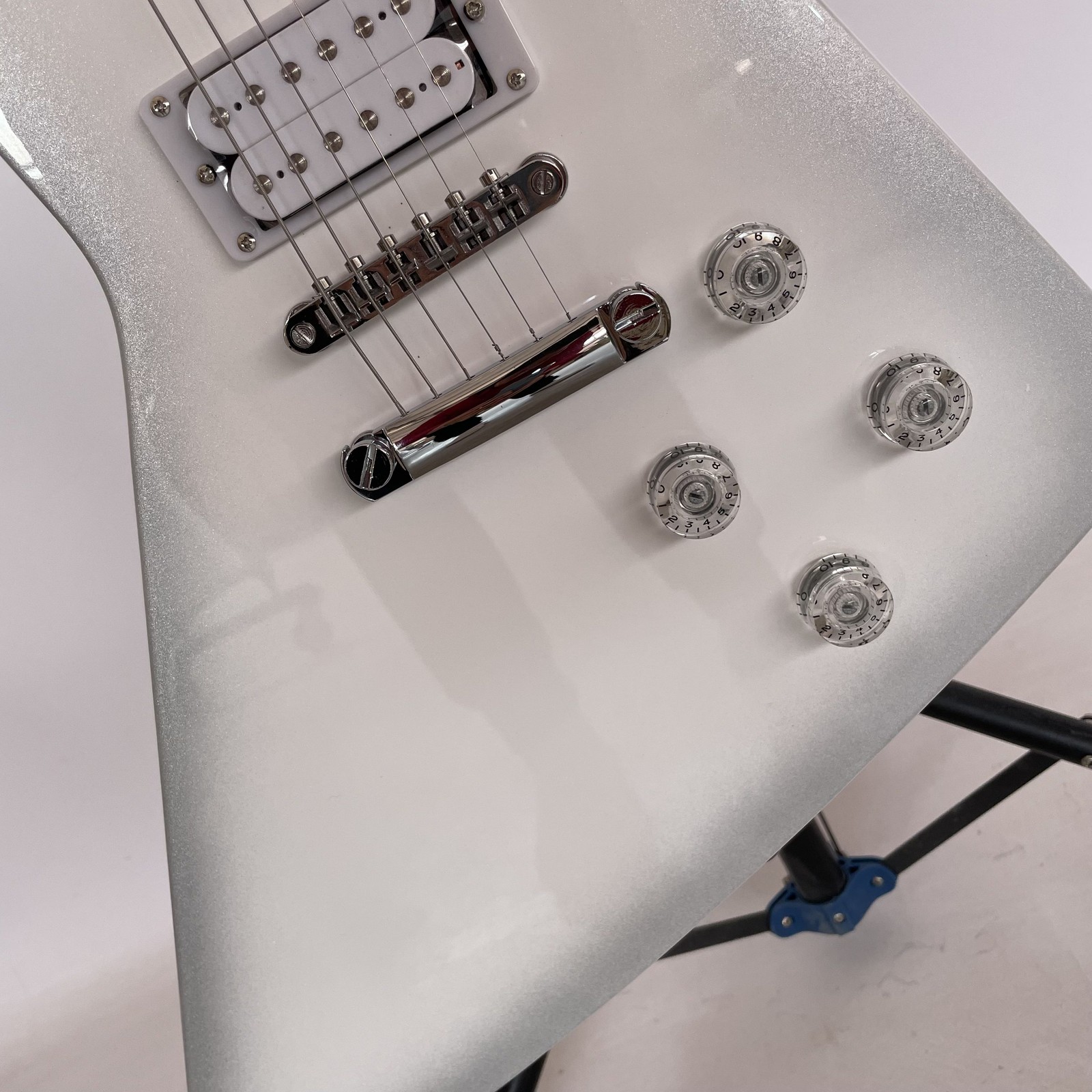 Factory 6String white E shape Electric Guitar 2H Pickups Rounded fret Edge