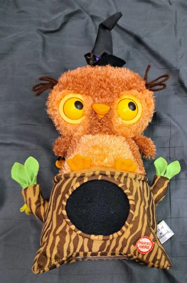 Hallmark Halloween Owl Animated Plush SINGS "Who's Watching Me" & Eyes Move 12"