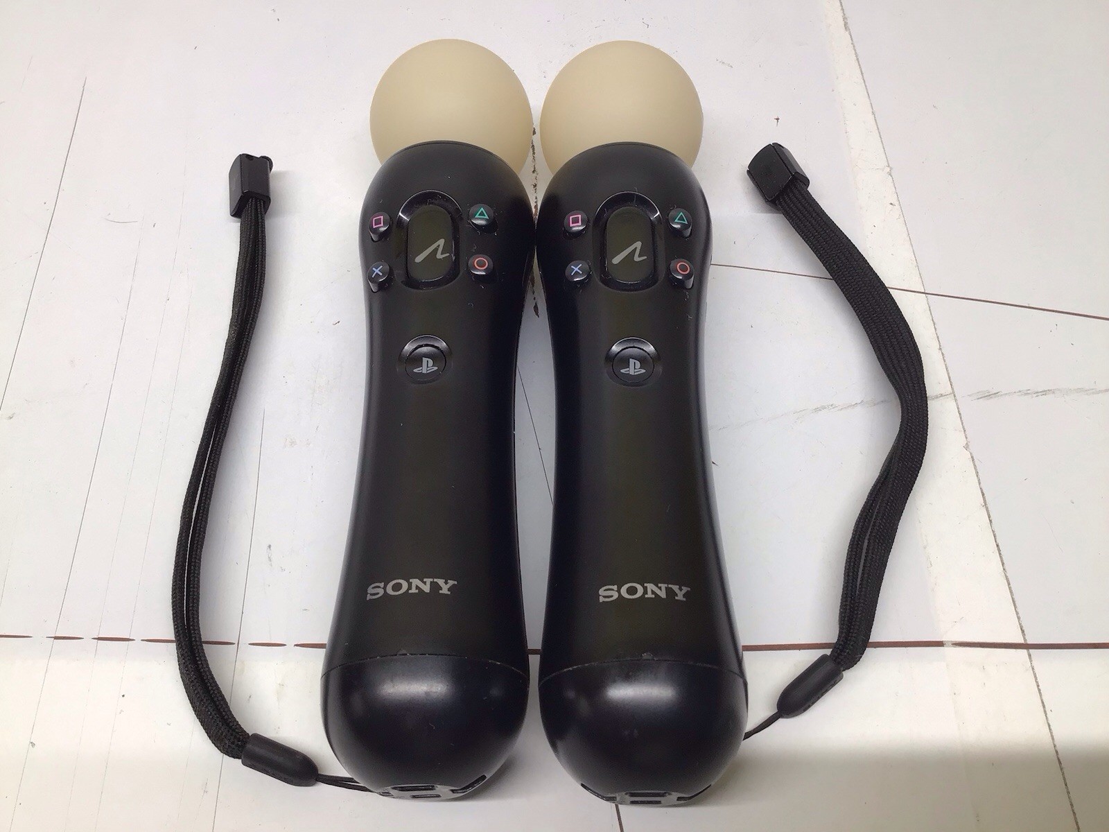 Sony PlayStation 4 PS4 Virtual Reality VR Headset Bundle White CUH-ZVR1 READ