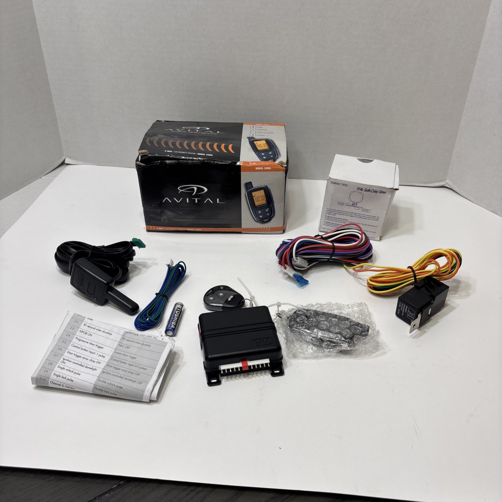 Avital 3305L 2-Way LCD Keyless Entry Vehicle Security System 4 Button LCD Remote