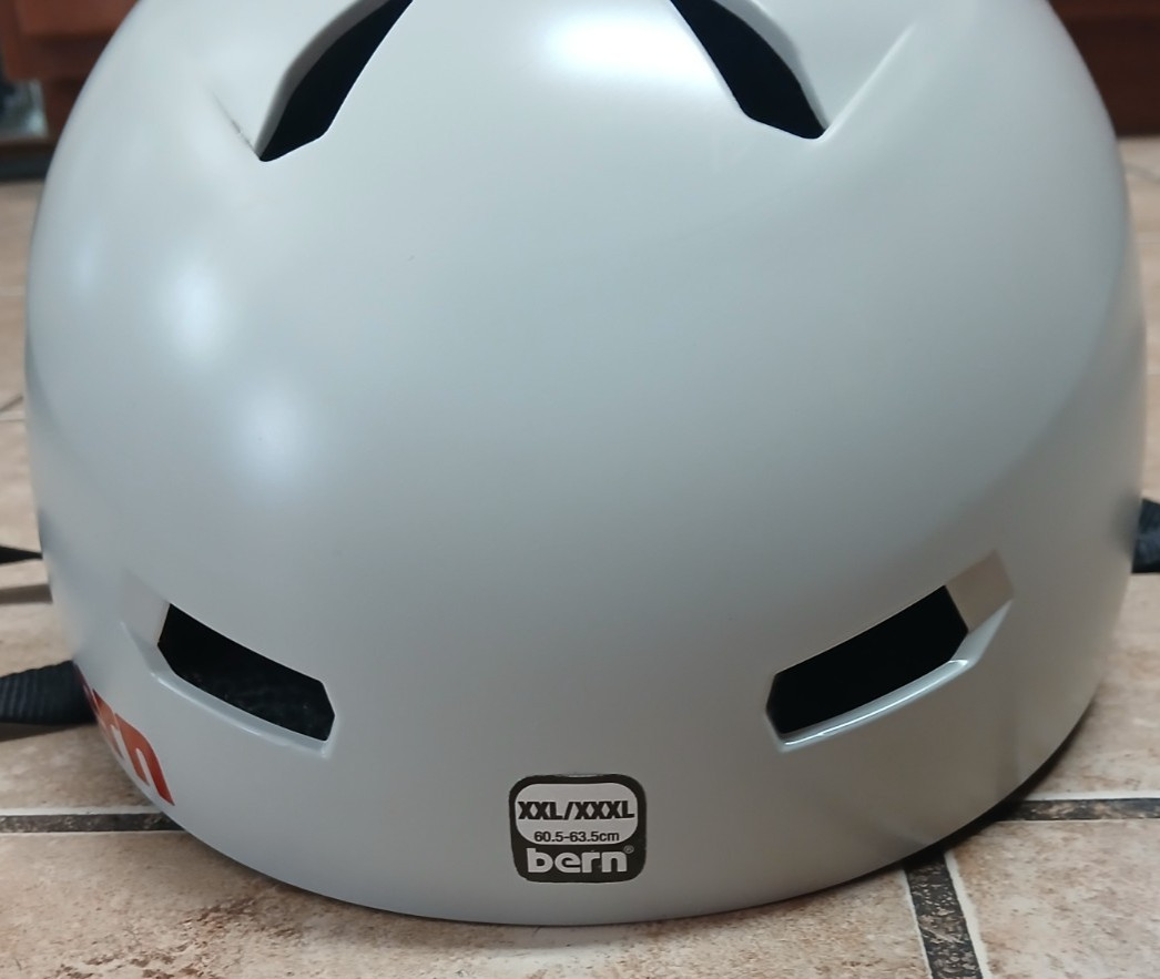 BERN Thinshell XXXL Pre-Owned Excellent Condition