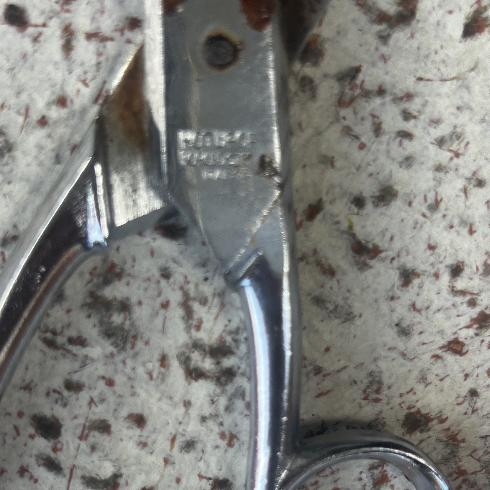 Wiss Carpet Household Scissors Serrated 4 in Blade Metal Handle Silver