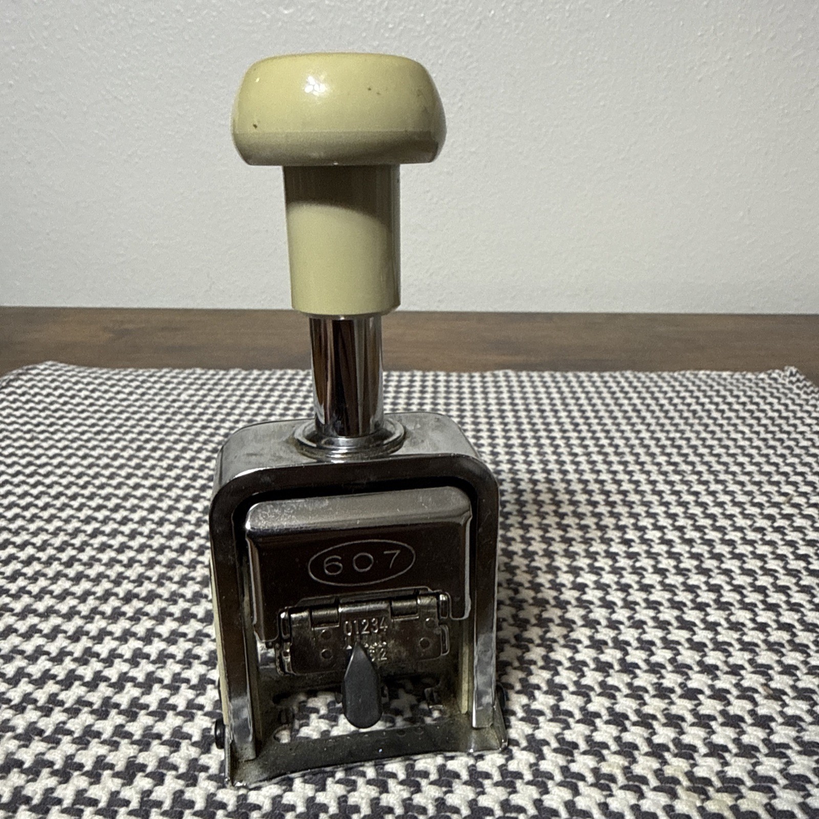 Bostitch Model 607 Numbering Machine WORKS Vl04