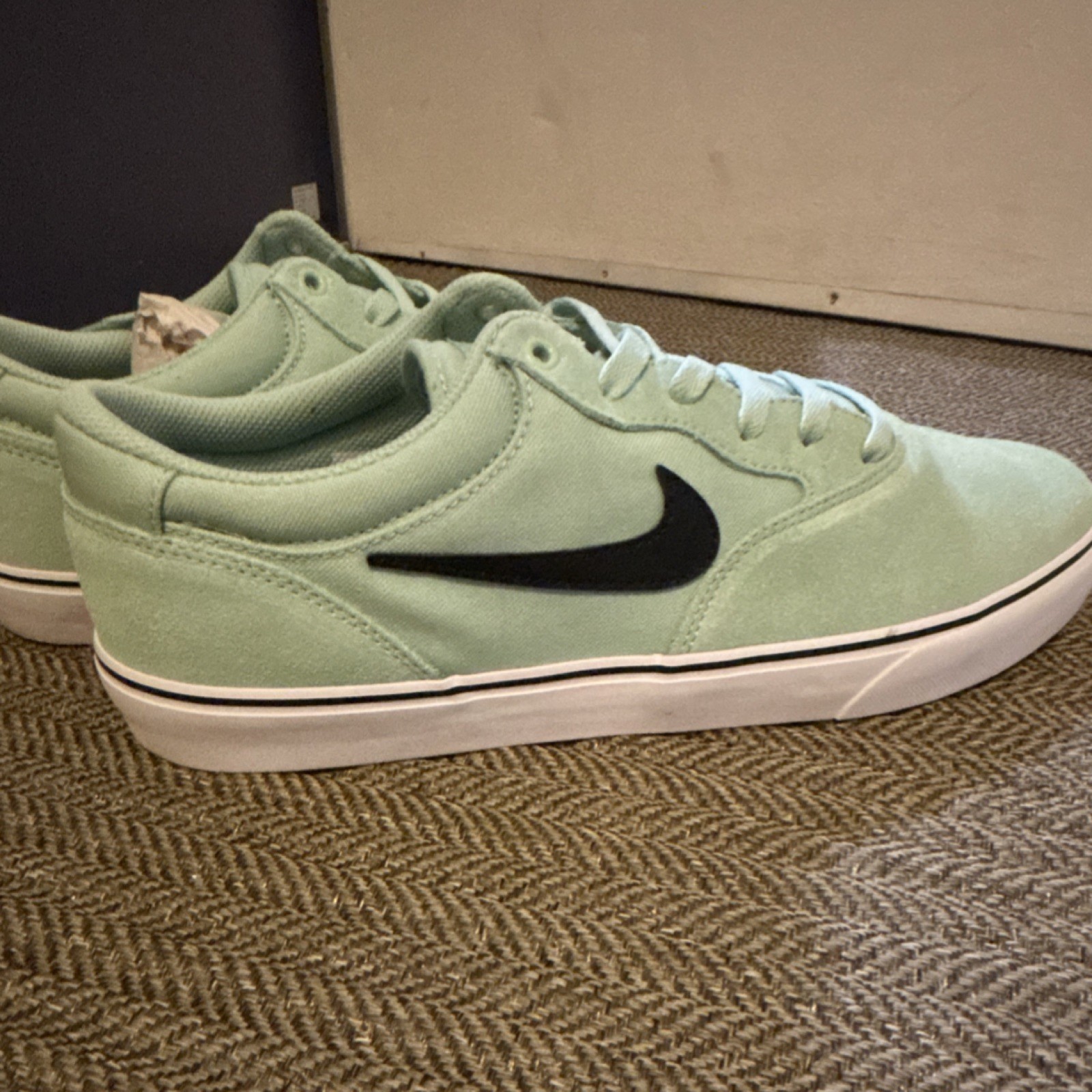 Nike SB Chron 2 Skateboarding Shoes Green/Black Swoosh, US 13 Medium (D)